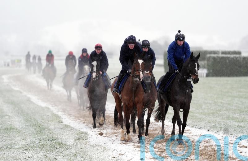 ‘Fool’s spring’ fears as snow hits Cheltenham three days after 18C temperatures