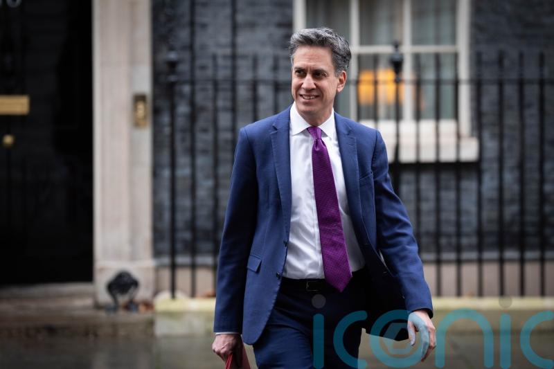 Miliband in China to restart climate talks as countries agree to green action