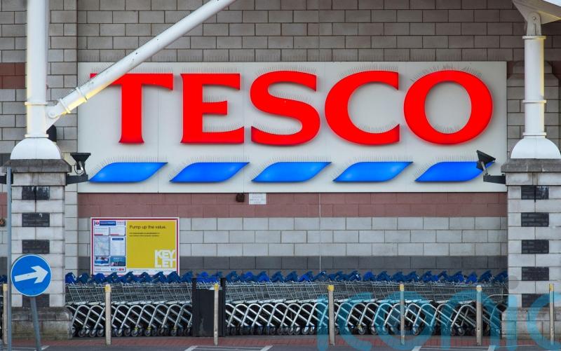 Tesco to lift shopworker wages by 5.2% but scrap extra Sunday pay