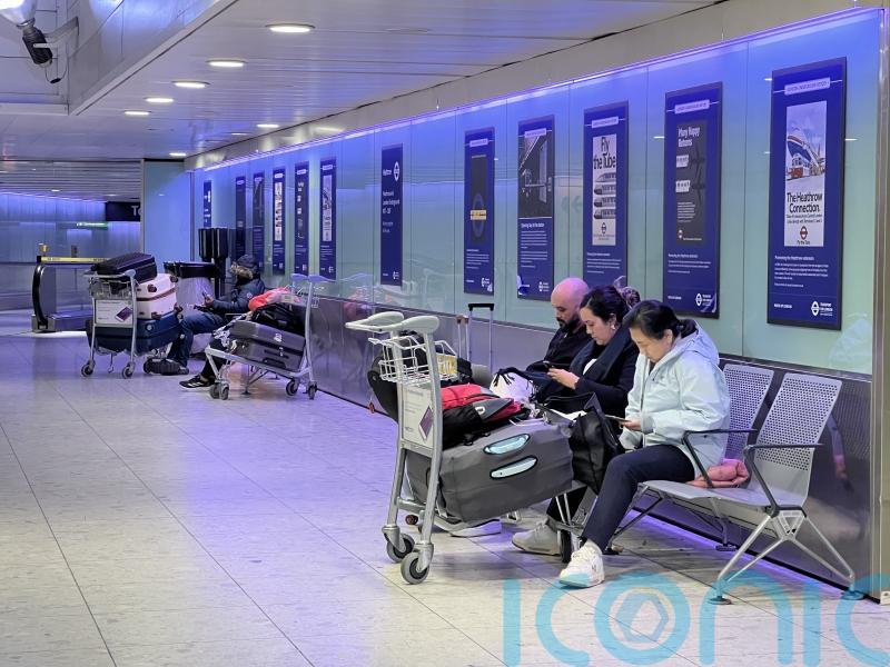 Flights begin landing at Heathrow after mass disruption caused by power outage