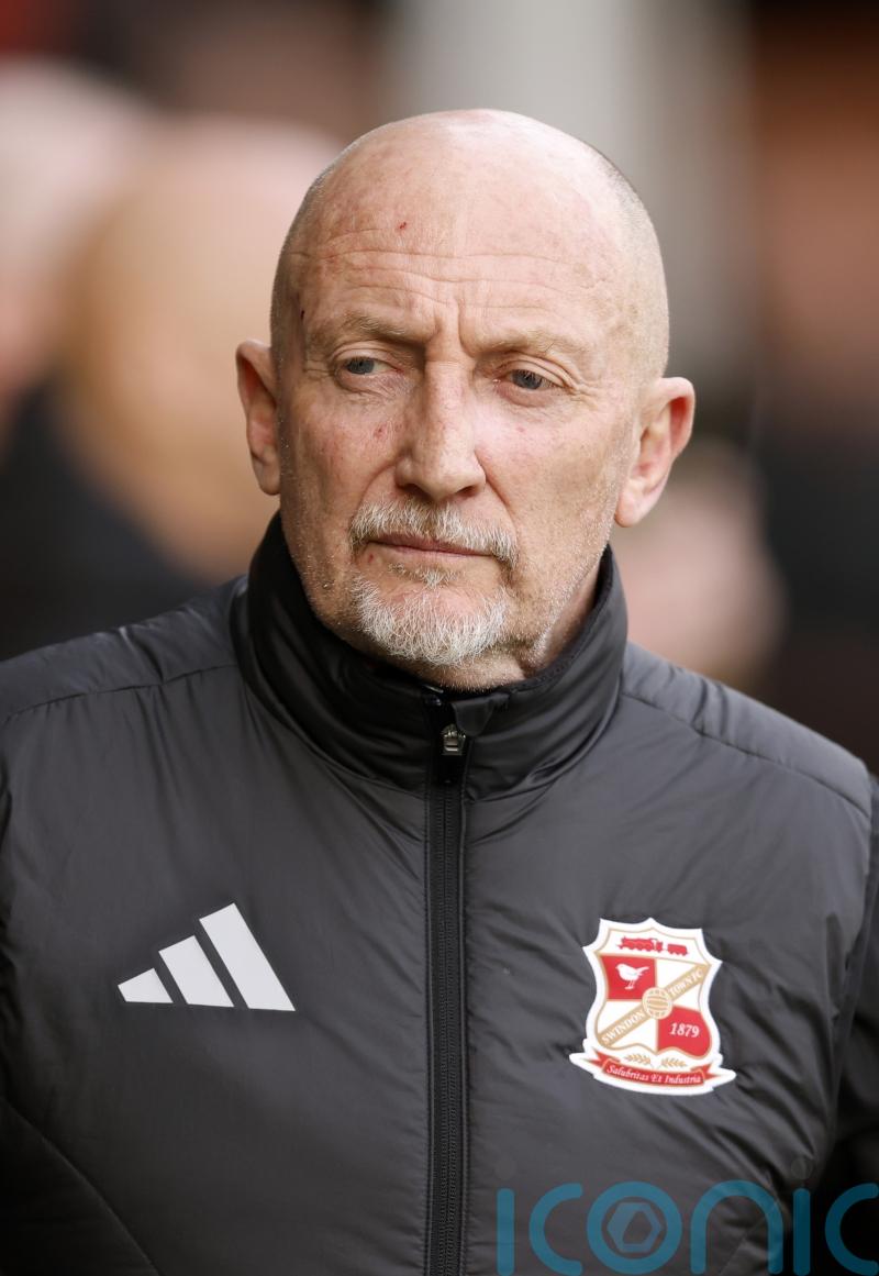Ian Holloway won&rsquo;t give up on play-offs despite Swindon&rsquo;s draw with Accrington