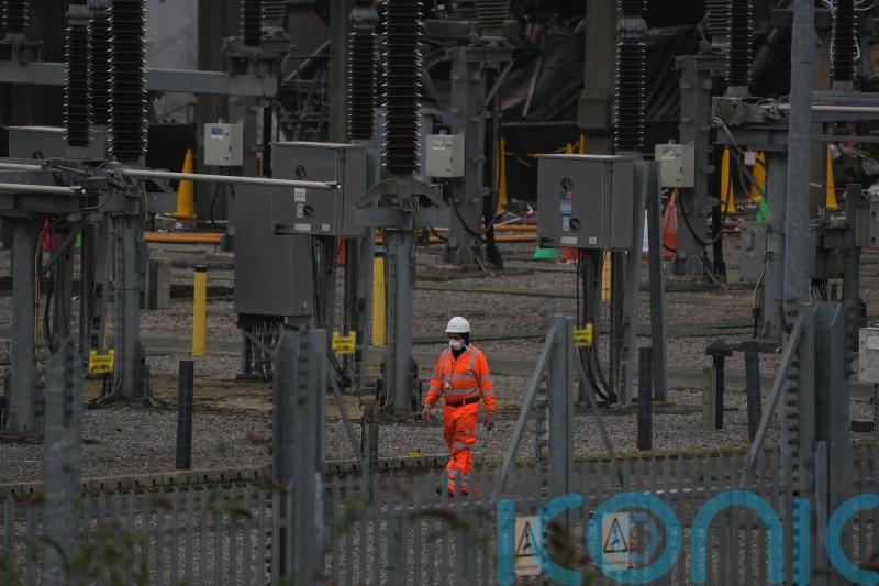 Grid operator ordered to ‘urgently investigate’ Heathrow power outage after fire