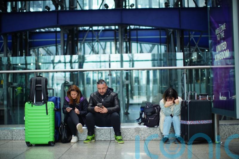 Ministers ‘monitoring’ how passengers looked after following Heathrow shutdown