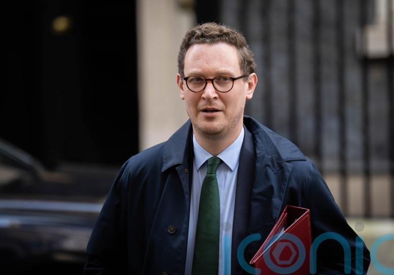 Darren Jones ‘clumsy’ to compare benefits to pocket money, says Chancellor
