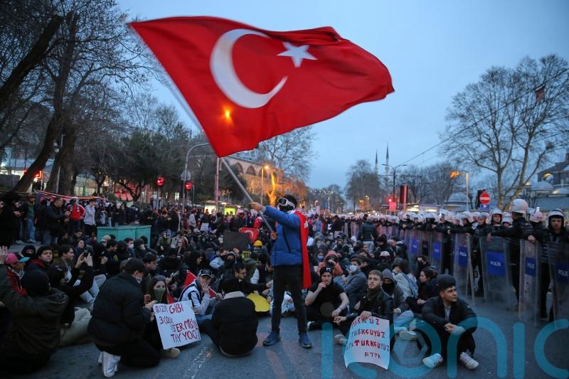 BBC News correspondent Mark Lowen deported from Turkey after being detained