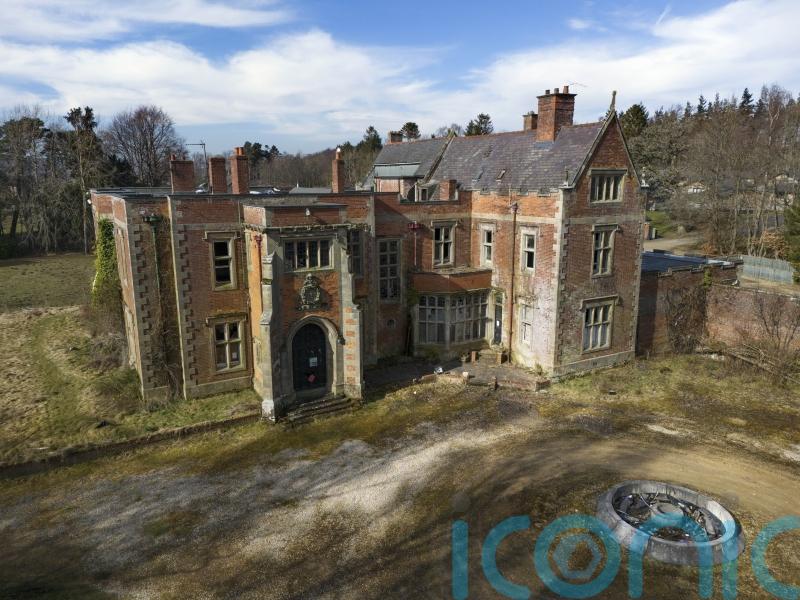 Historic 25-bedroom hall sells for £305,000 at auction