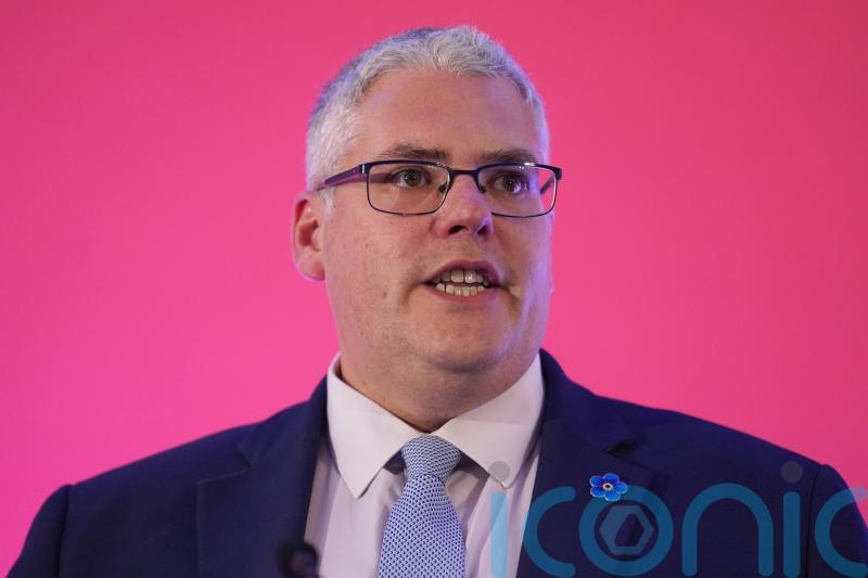 DUP intends to put ‘marker down’ at Executive on Irish language signs at station