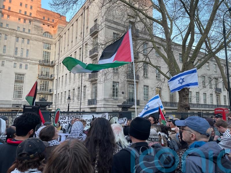 Heavy criticism of Met Police at rally after arrests of Youth Demand supporters