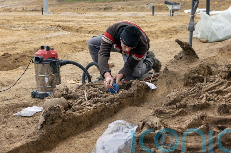 Vienna archaeologists reveal mass grave of fighters in Roman Empire-era battle