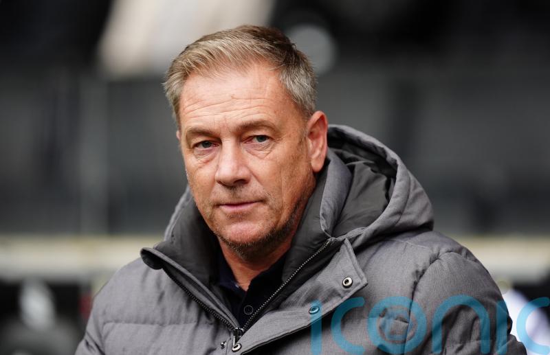 Crawley ‘scar tissue’ concerns Scott Lindsey