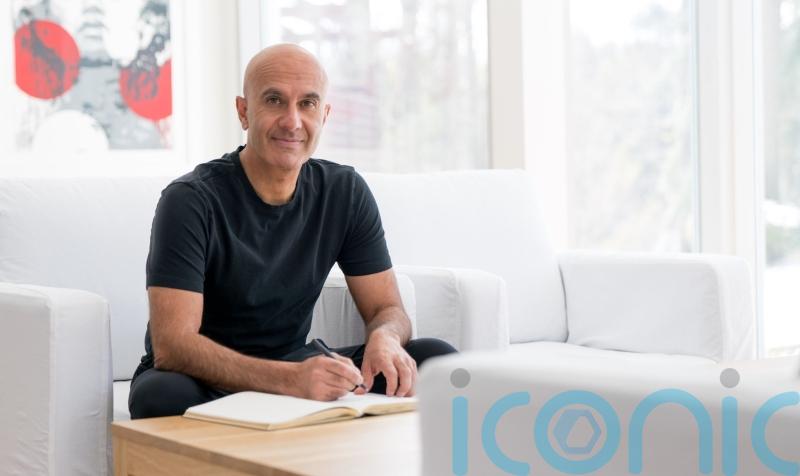 5 ways to achieve consistency with author Robin Sharma