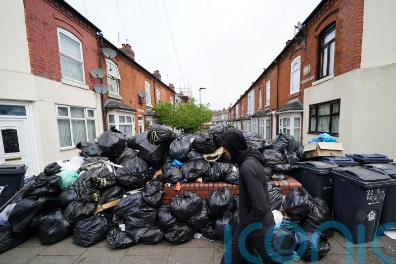 Bin strikes could spread beyond Birmingham, union warns