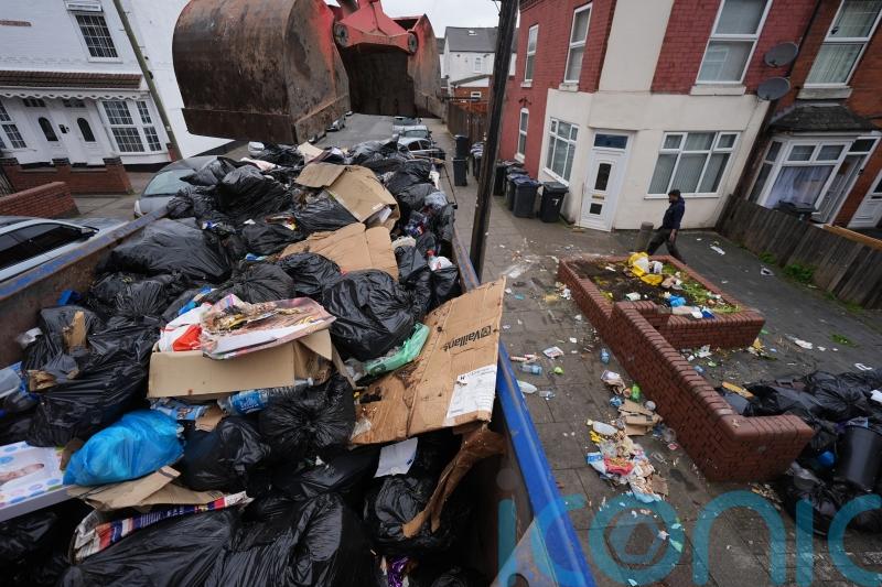 Talks aimed at settling Birmingham bin strike adjourned without agreement