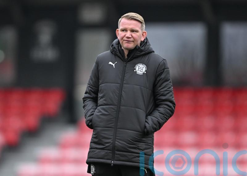 Fleetwood and Barrow play out goalless draw