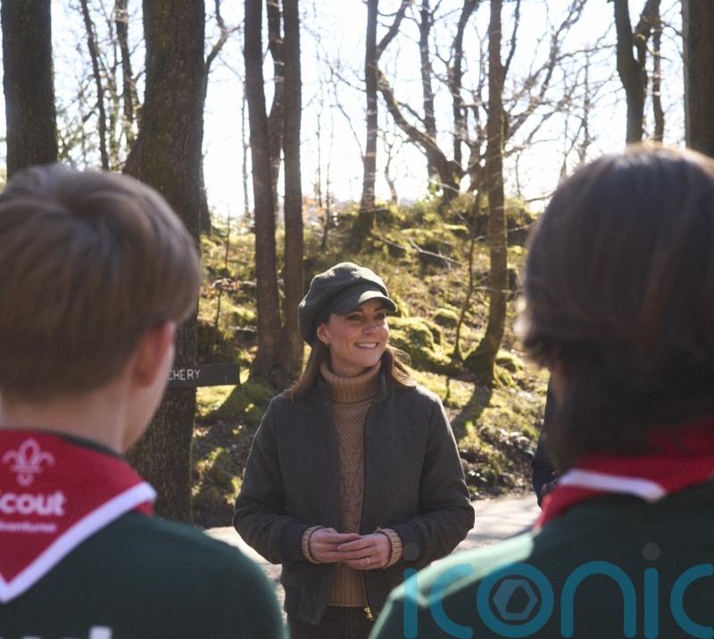 How to style the return of the Del Boy flat cap