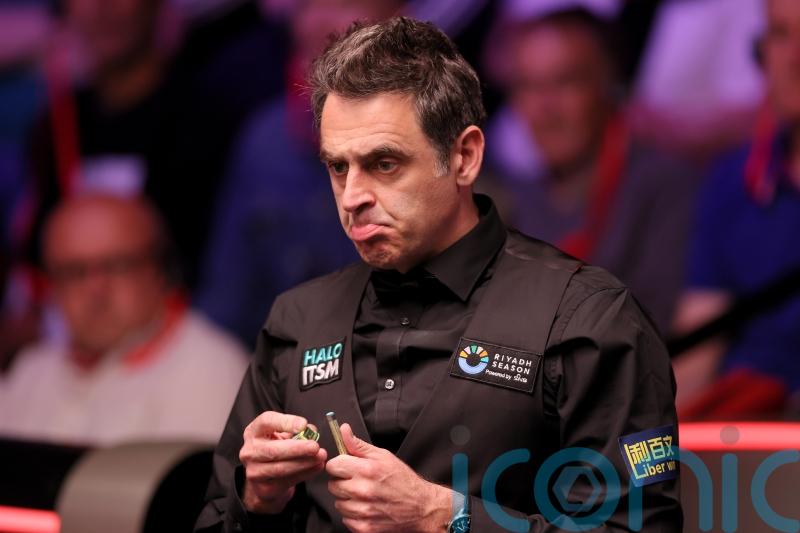 Ronnie O&rsquo;Sullivan on brink of last eight after dominating Pang Junxu