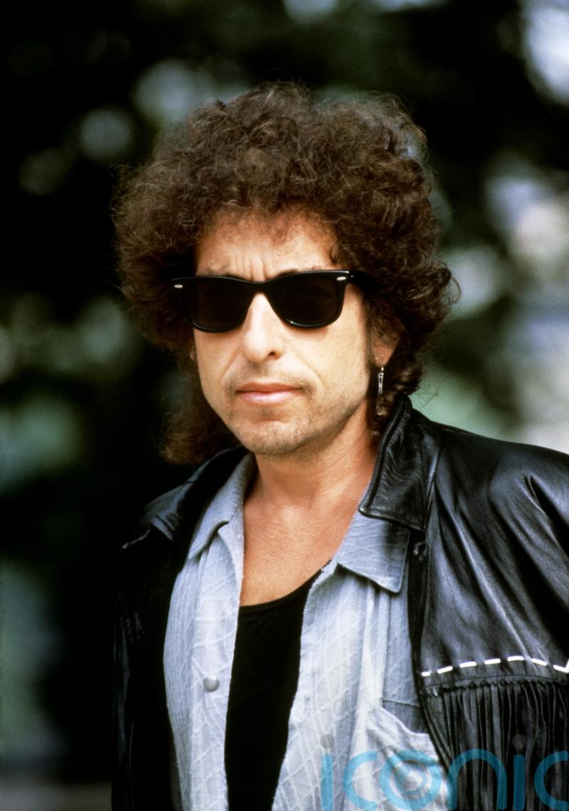 Bob Dylan to showcase ’emotional’ paintings in London