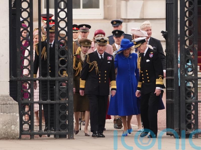 Senior royals join thousands in London as VE Day commemorations begin