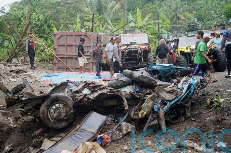 Eleven teachers killed after dumper truck collides with minibus in Indonesia