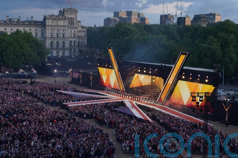 Actor Richard Armitage ‘choked up’ over VE Day concert reading