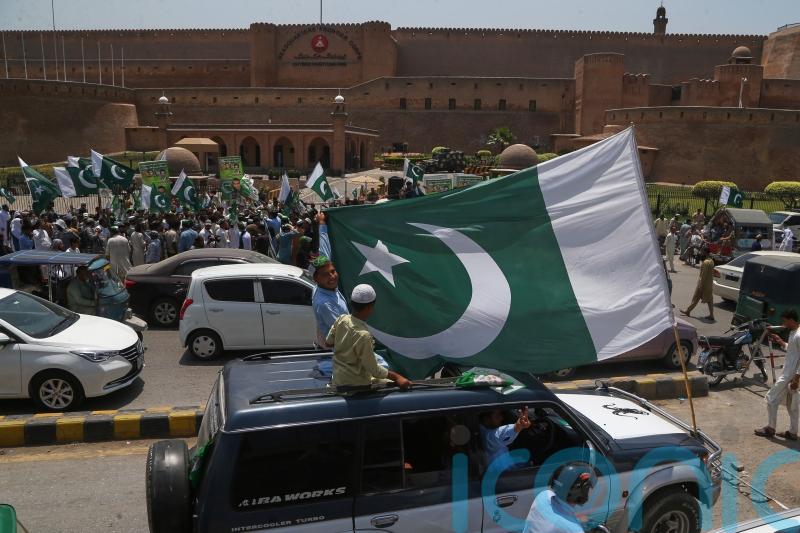 India and Pakistan ceasefire shaken by clashes in disputed Kashmir