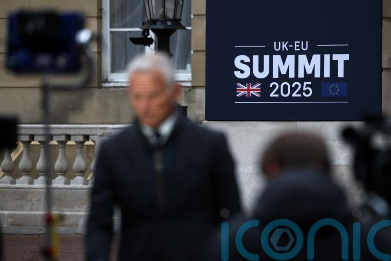 Fishing deal helps smooth way for UK-EU summit agreement