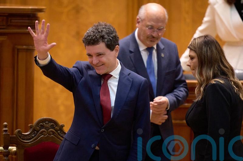 Challenges loom as new Romanian President sworn in