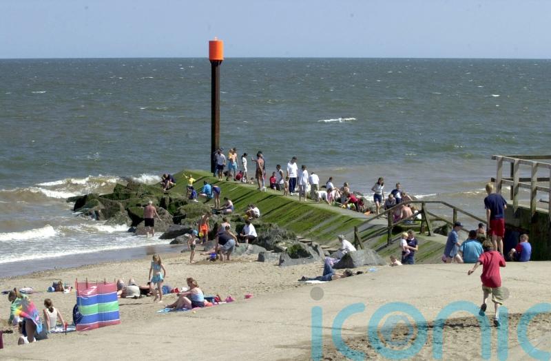 Man dies after entering sea to help children near Skegness