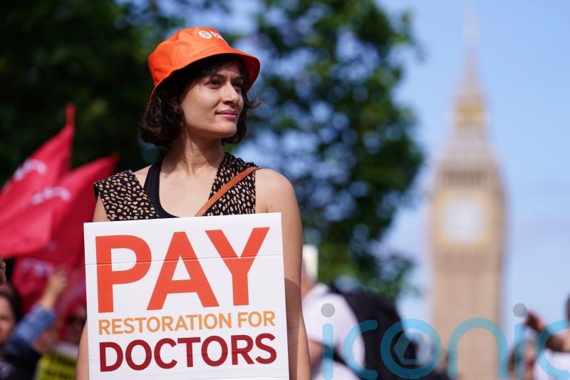 Resident doctors in England start receiving ballots for industrial action