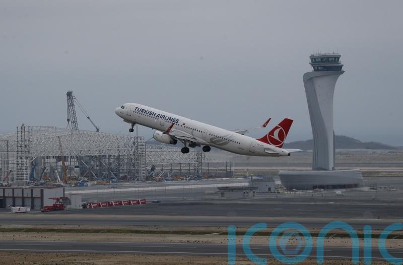 Air passengers who unbuckle seatbelts before plane stops face fines in Turkey