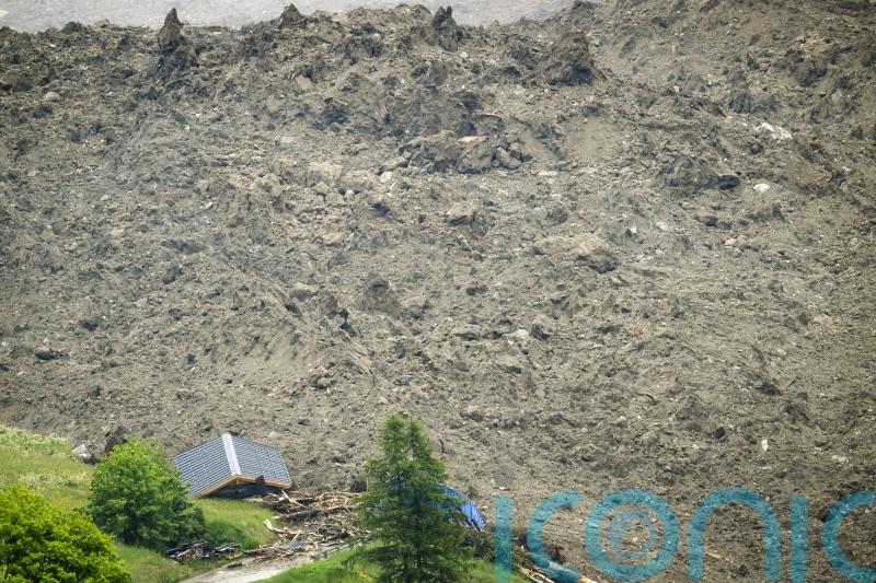 Mudslide hits Swiss Alpine village which was evacuated days earlier