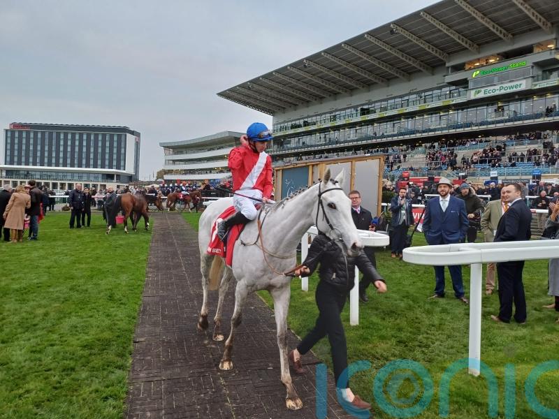 Estrange steps up for Lester Piggott challenge