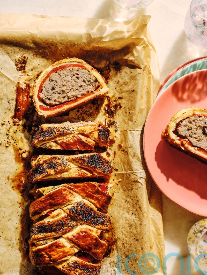 Paul Hollywood&rsquo;s sausage plait recipe