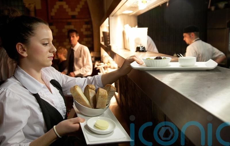 UK service sector returns to growth as tariff concerns ease