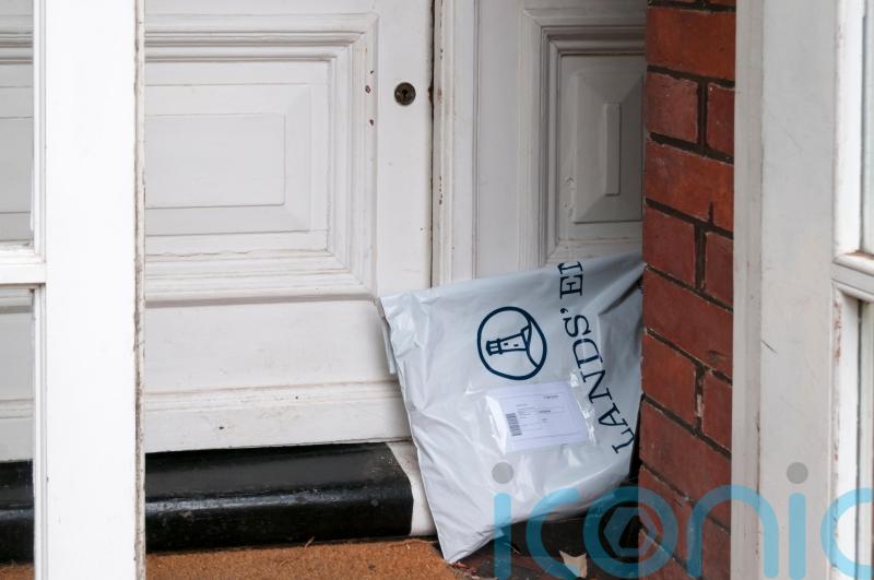 Two-fifths of consumers halt online purchase over no free delivery or return