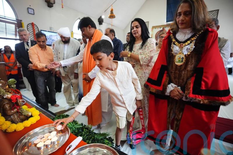 Community visibly emotional during candlelit vigil for Air India crash victims