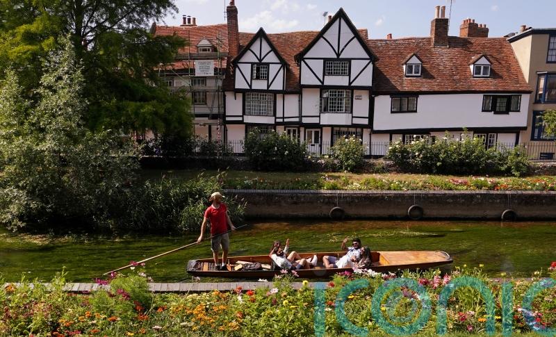 UK could record another warmest day of year as temperatures up to 33C forecast