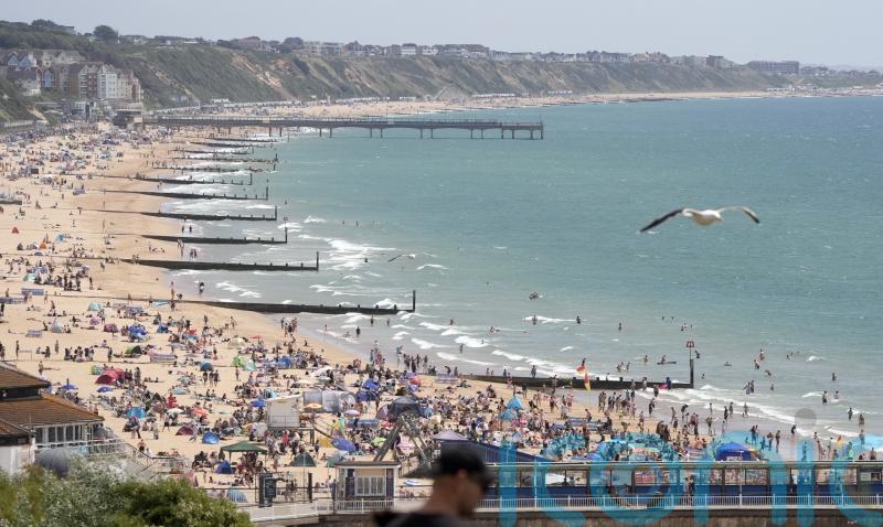 Amber heat health alert issued with temperatures set to reach 30C over weekend