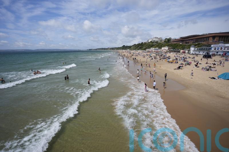 Amber heat health alert to come into force as 30C temperatures forecast