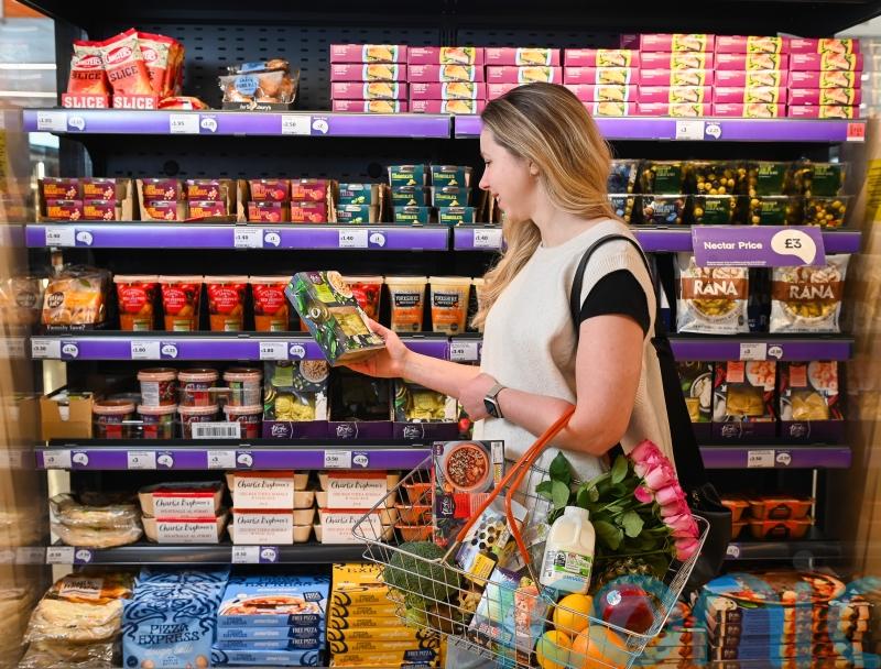 Sainsbury&rsquo;s investors eye sales as grocers step up focus on price cuts