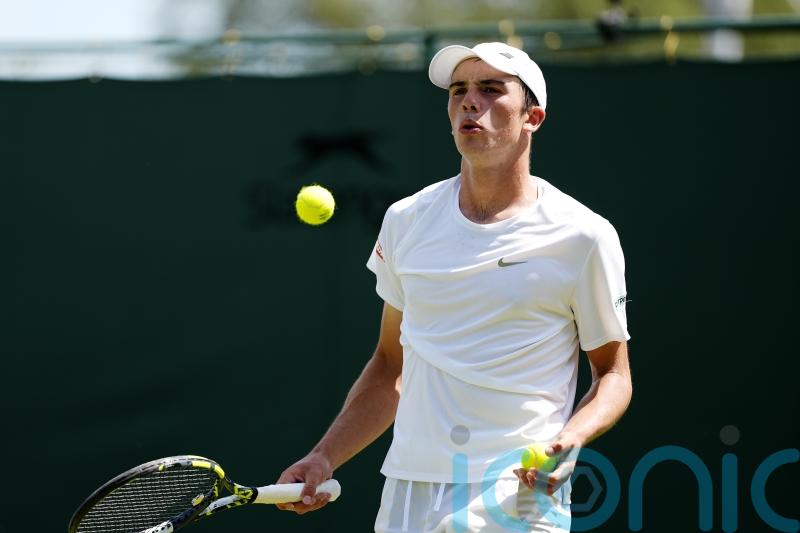 Briton ranked at 733 ‘staying present’ ahead of Carlos Alcaraz Wimbledon match