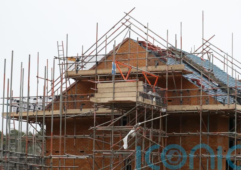 Skills shortage jeopardising pledge to build 1.5 million homes, report warns