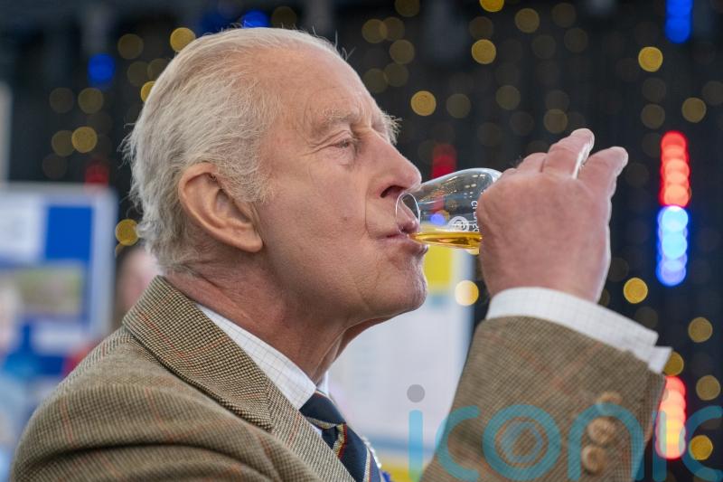 Charles tries award-winning whisky during Campbeltown visit