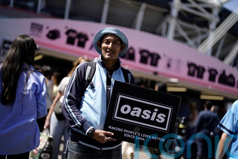 Oasis fans travel from Australia for band’s first gig in 16 years