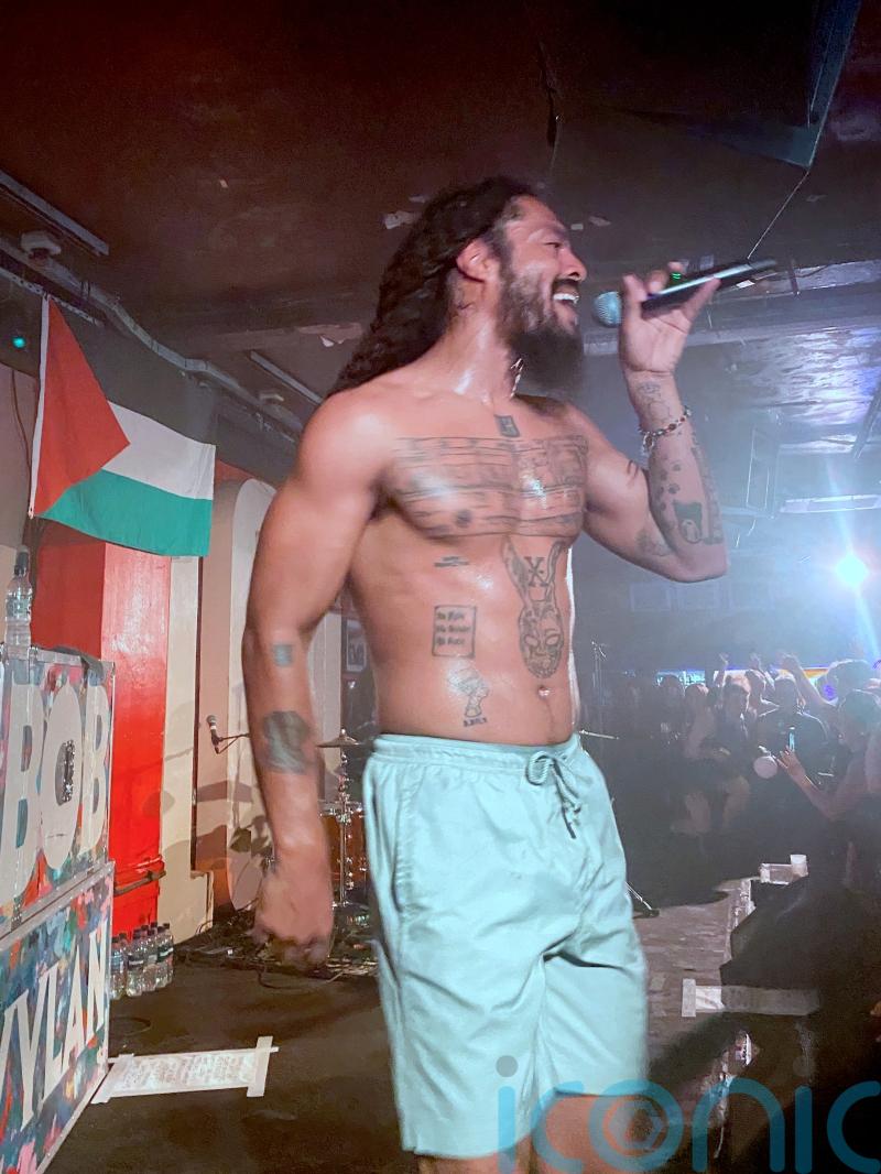 Bobby Vylan tells fans to stop IDF chants at first UK gig since Glastonbury