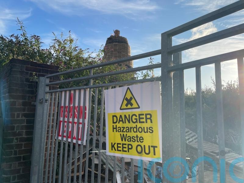 Muir says controversial Belfast bonfire should not be set alight