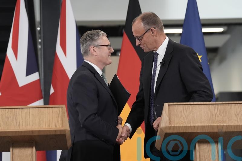 Starmer praises German plans to ‘strengthen’ laws to tackle small boats