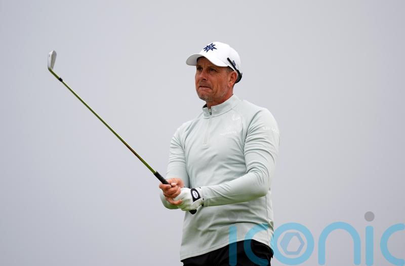 Henrik Stenson takes advantage of good conditions with strong start on day three