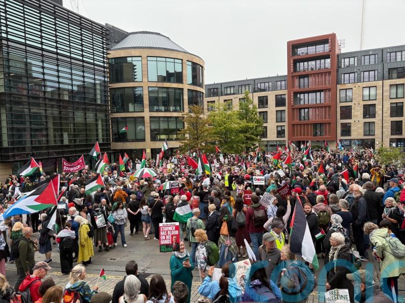 Thousands march through Edinburgh for pro-Palestinian campaign