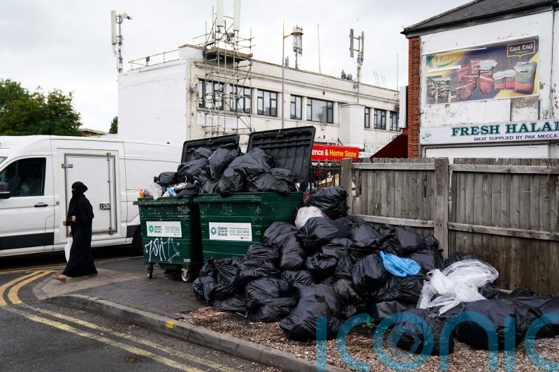 Keir Starmer urged to intervene in Birmingham bin strike